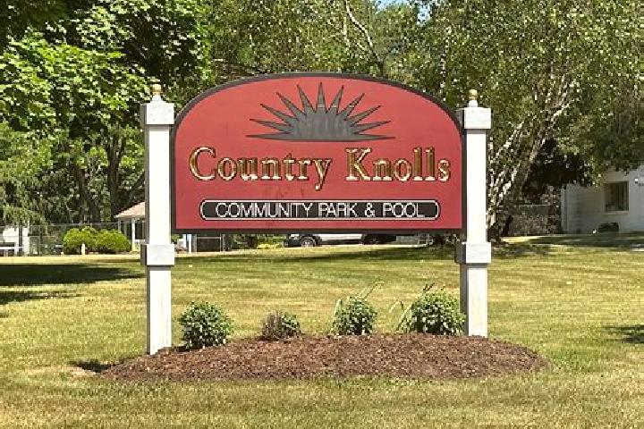 Escorts Country Knolls, United States — Local Companions