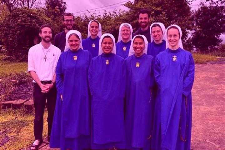 Escorts Courniou, France — Local Companions