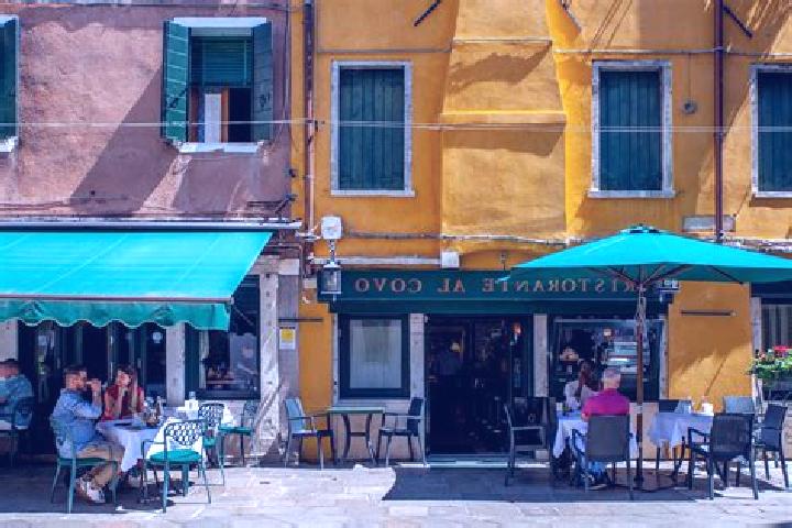 Escorts Covo, Italy — Local Companions
