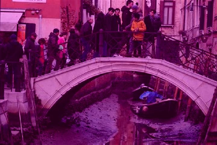 Escorts Cras, Italy — Local Companions