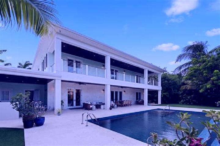 Escorts Creek, Cayman Islands — Local Companions