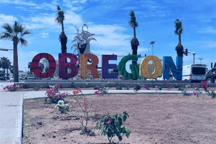 Escorts Cristobal Obregon, Mexico — Local Companions