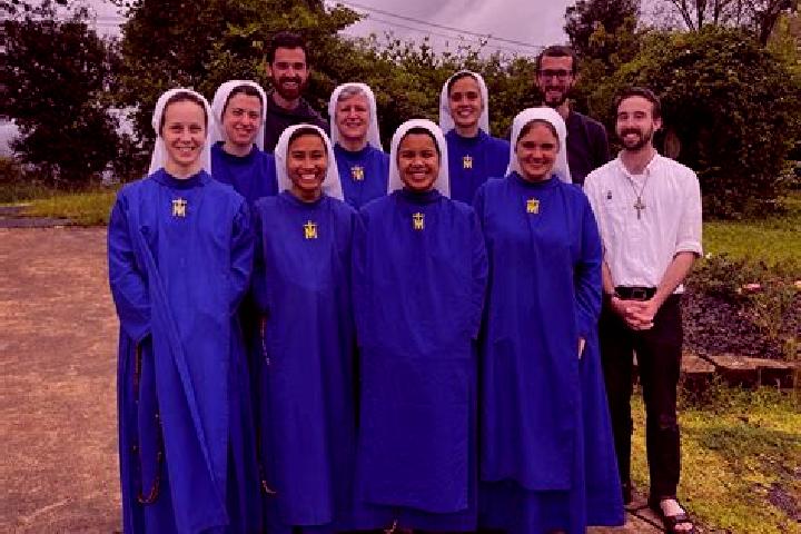 Escorts Cronat, France — Local Companions