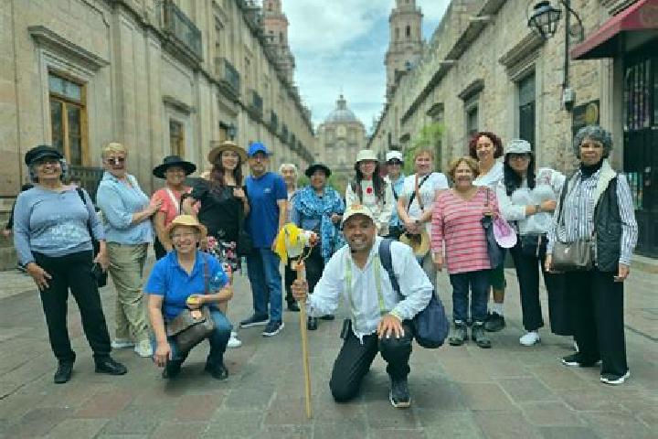 Escorts Cuanajo, Mexico — Local Companions
