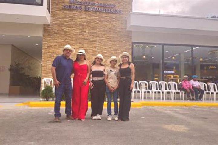 Escorts Cumbaratza, Ecuador — Local Companions