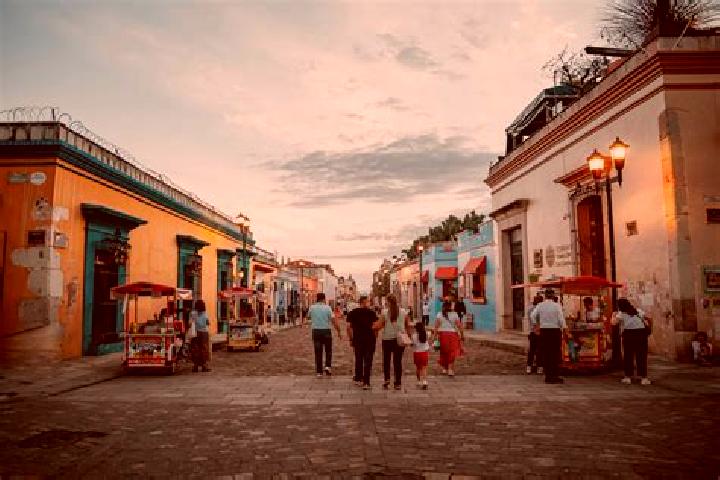 Escorts De Rojas, Mexico — Local Companions