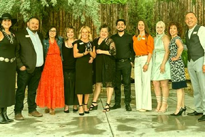 Escorts Delfino Victoria (Santa Fe), Mexico — Local Companions