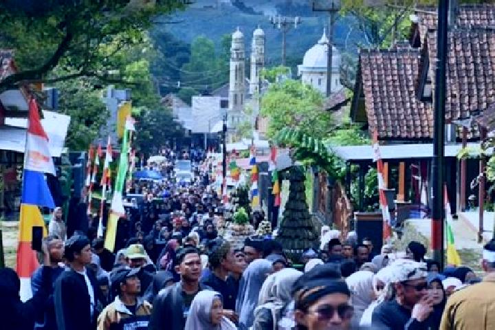 Escorts Desa Borogojol, Indonesia — Local Companions