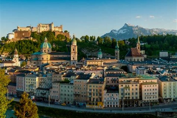 Escorts Deutschbrodersdorf, Austria — Local Companions