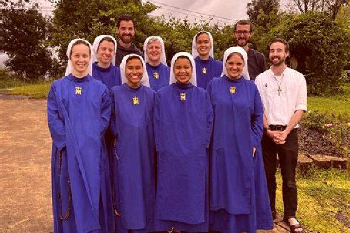 Escorts Docelles, France — Local Companions