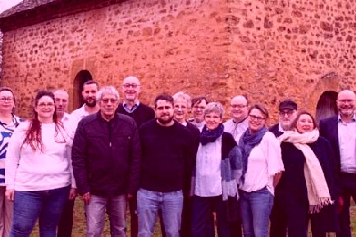 Escorts Dollon, France — Local Companions