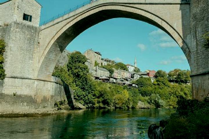 Escorts Domaljevac, Bosnia and Herzegovina — Local Companions