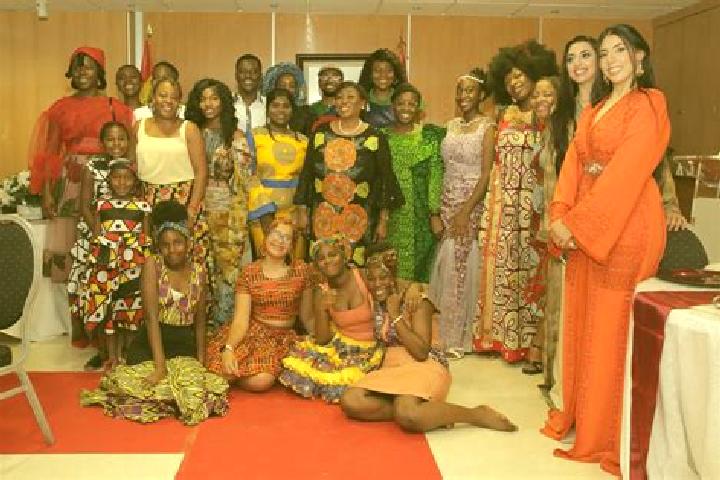 Escorts Dombo wa Zanga, Angola — Local Companions