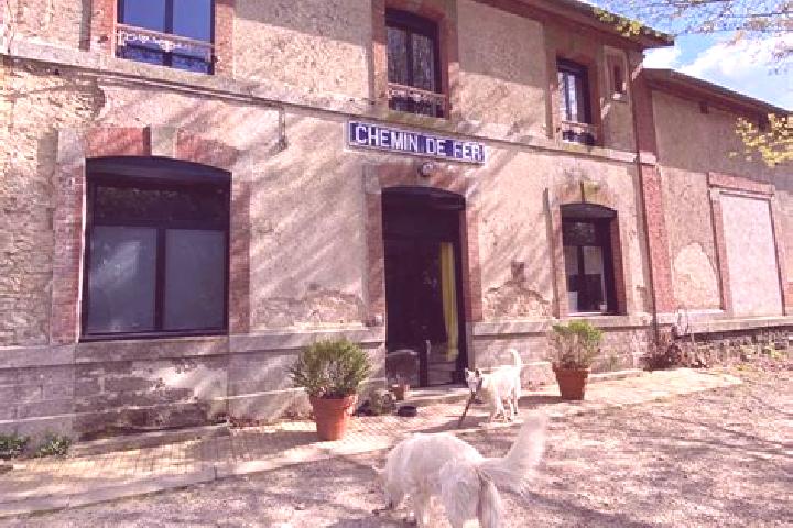 Escorts Dompierre-du-Chemin, France — Local Companions
