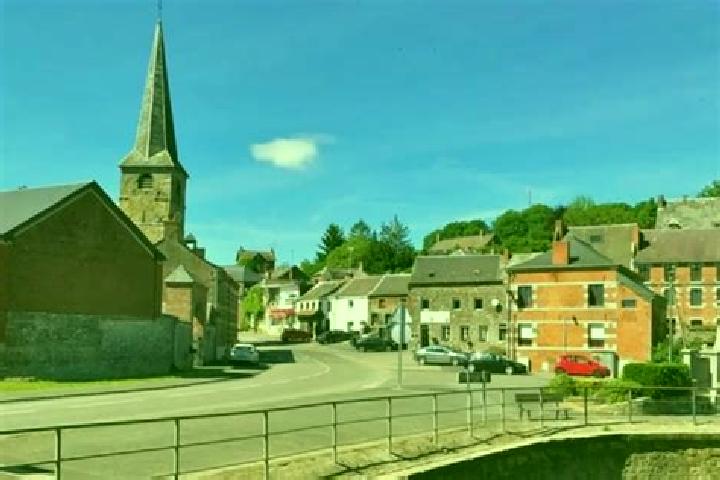 Escorts Dompierre-sur-Helpe, France — Local Companions