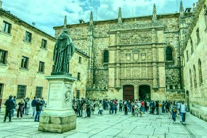 Escorts Doninos de Salamanca, Spain — Local Companions