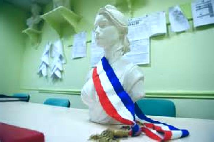 Escorts Dornes, France — Local Companions