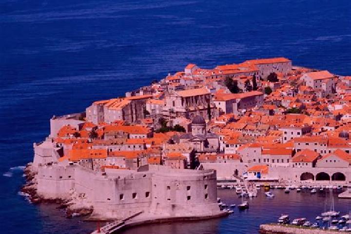 Escorts Drage, Croatia — Local Companions