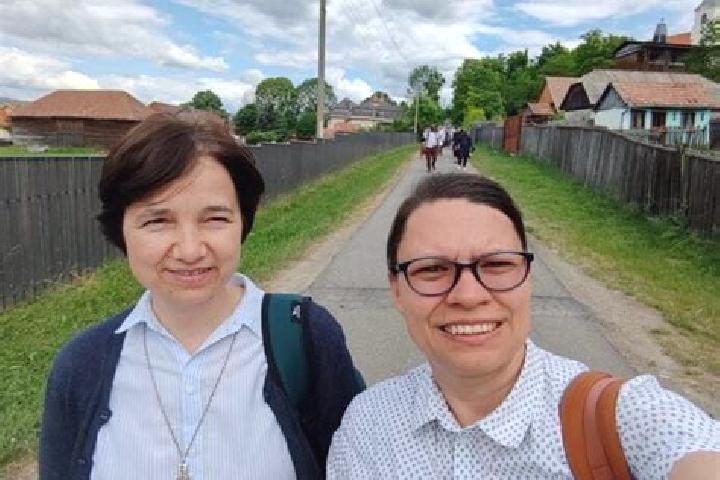 Escorts Dragoieni, Romania — Local Companions