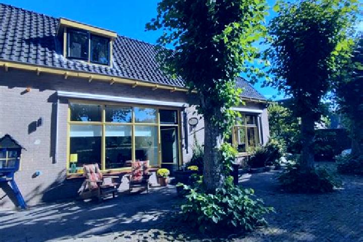 Escorts Dwingeloo, Netherlands — Local Companions