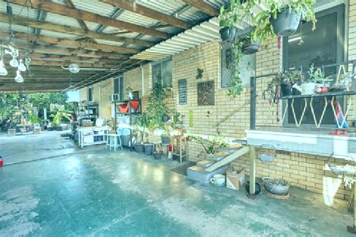 Escorts Eastern Heights, Australia — Local Companions