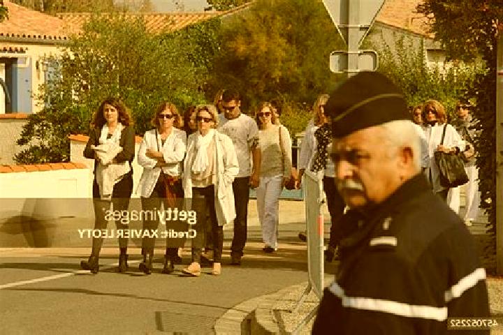 Escorts Echillais, France — Local Companions