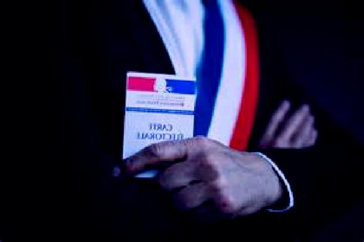 Escorts Ecrouves, France — Local Companions