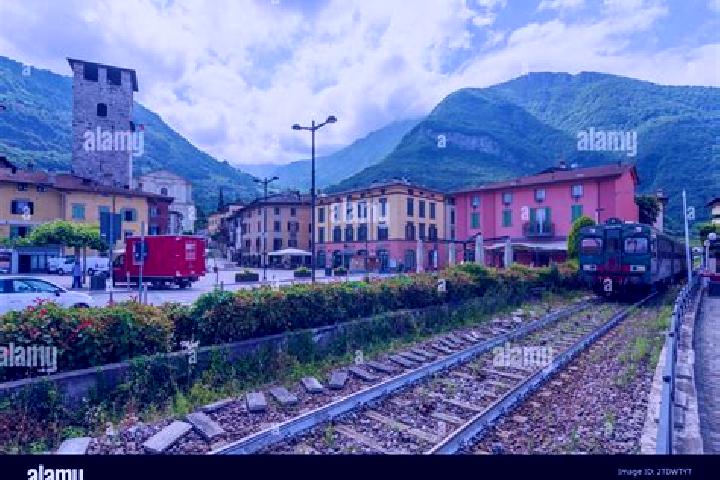 Escorts Edolo, Italy — Local Companions