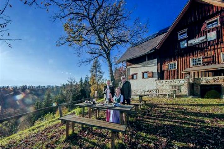 Escorts Eggersdorf bei Graz, Austria — Local Companions