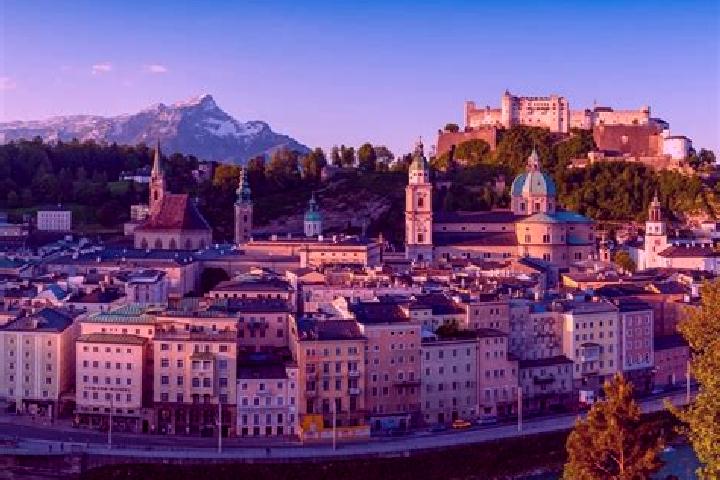 Escorts Ehrenschachen, Austria — Local Companions