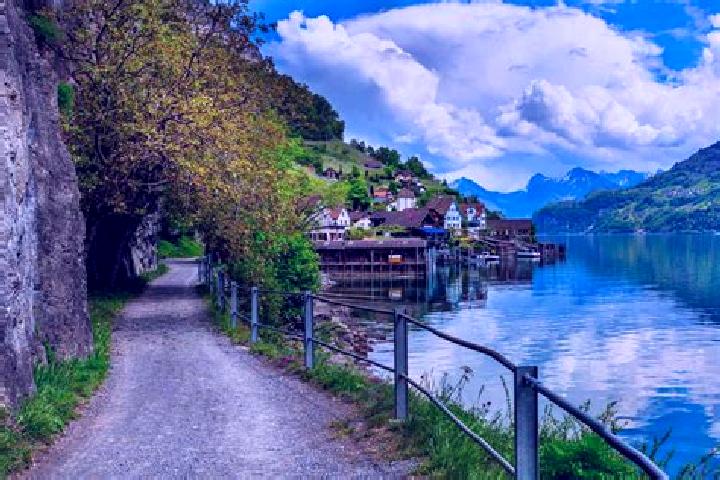 Escorts Eichberg, Switzerland — Local Companions