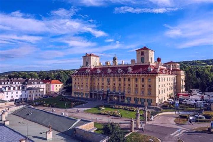 Escorts Eisenstadt, Austria — Local Companions