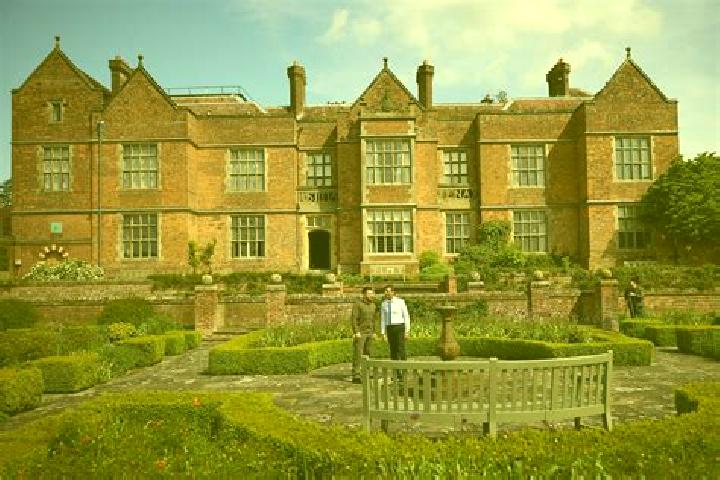 Escorts Ellesborough, United Kingdom — Local Companions