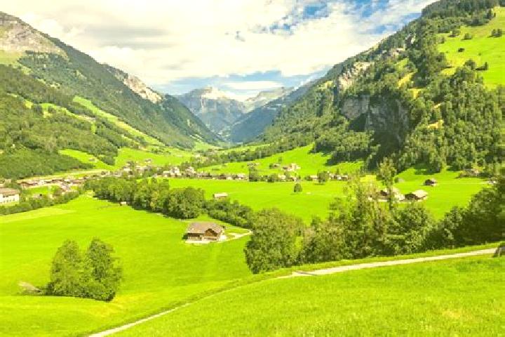 Escorts Elm, Switzerland — Local Companions