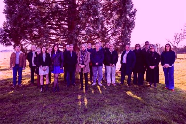 Escorts Eppeville, France — Local Companions