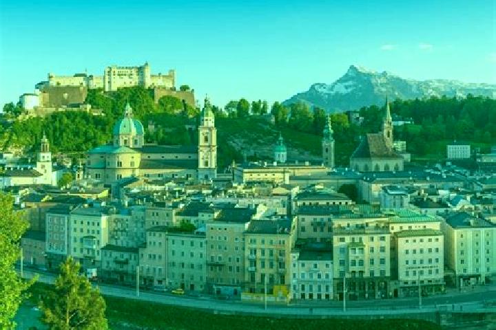 Escorts Erla, Austria — Local Companions