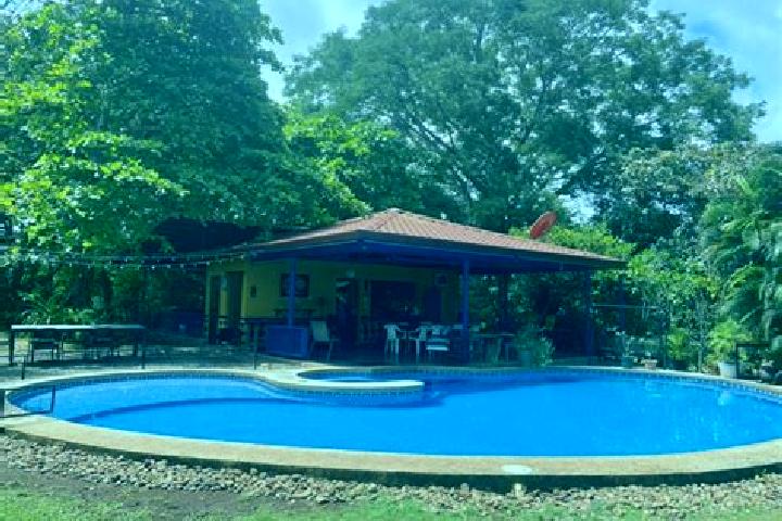 Escorts Esparza, Costa Rica — Local Companions