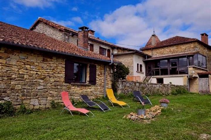 Escorts Eyzerac, France — Local Companions