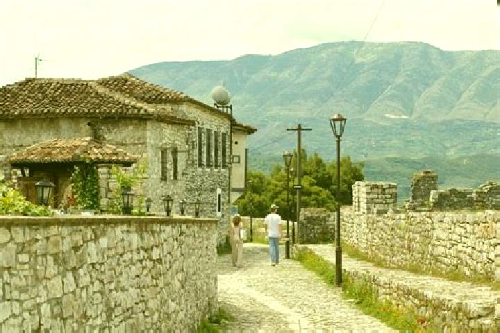 Escorts Fajze, Albania — Local Companions