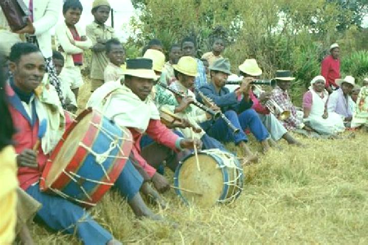 Escorts Fandriana, Madagascar — Local Companions