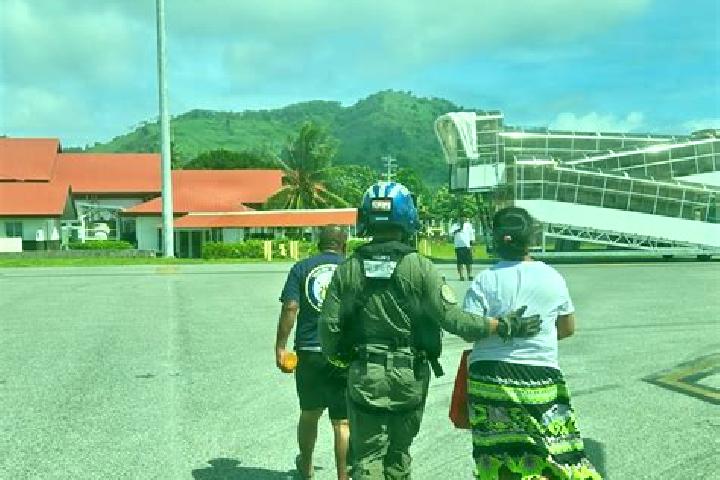 Escorts Faraulep, Micronesia — Local Companions