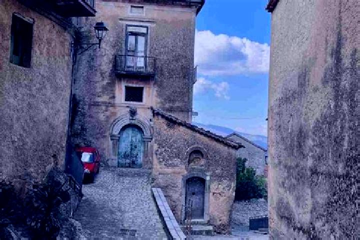 Escorts Felitto, Italy — Local Companions