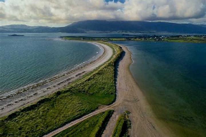 Escorts Fenit, Ireland — Local Companions
