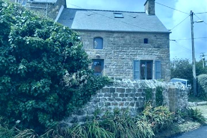 Escorts Fermanville, France — Local Companions