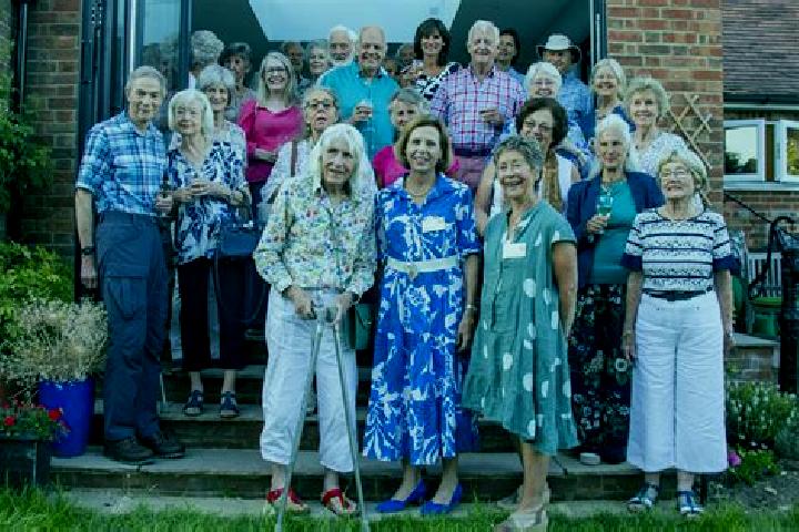 Escorts Fernhurst, United Kingdom — Local Companions