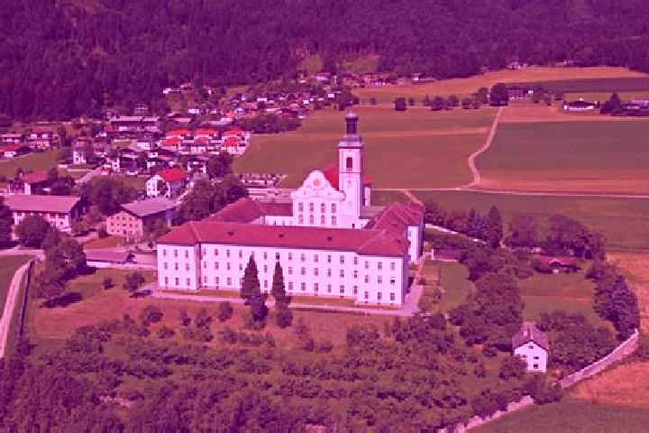 Escorts Fiecht, Austria — Local Companions
