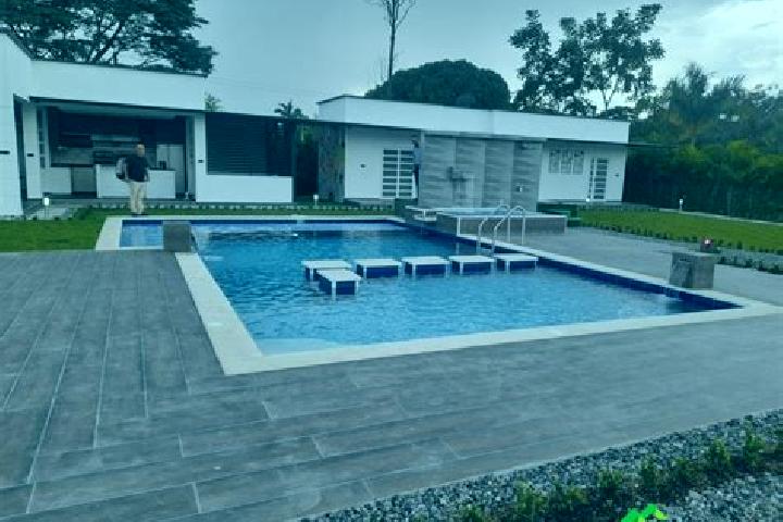 Escorts Finca Corredor, Panama — Local Companions