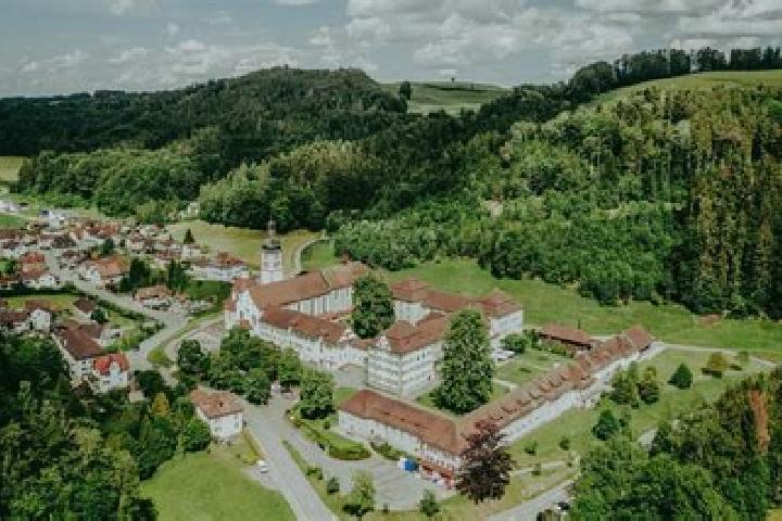 Escorts Fischingen, Switzerland — Local Companions
