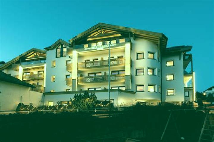 Escorts Fiss, Austria — Local Companions