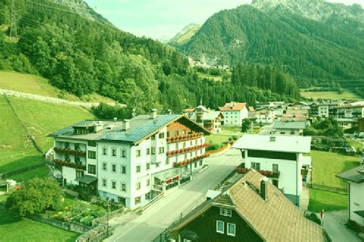 Escorts Flirsch, Austria — Local Companions